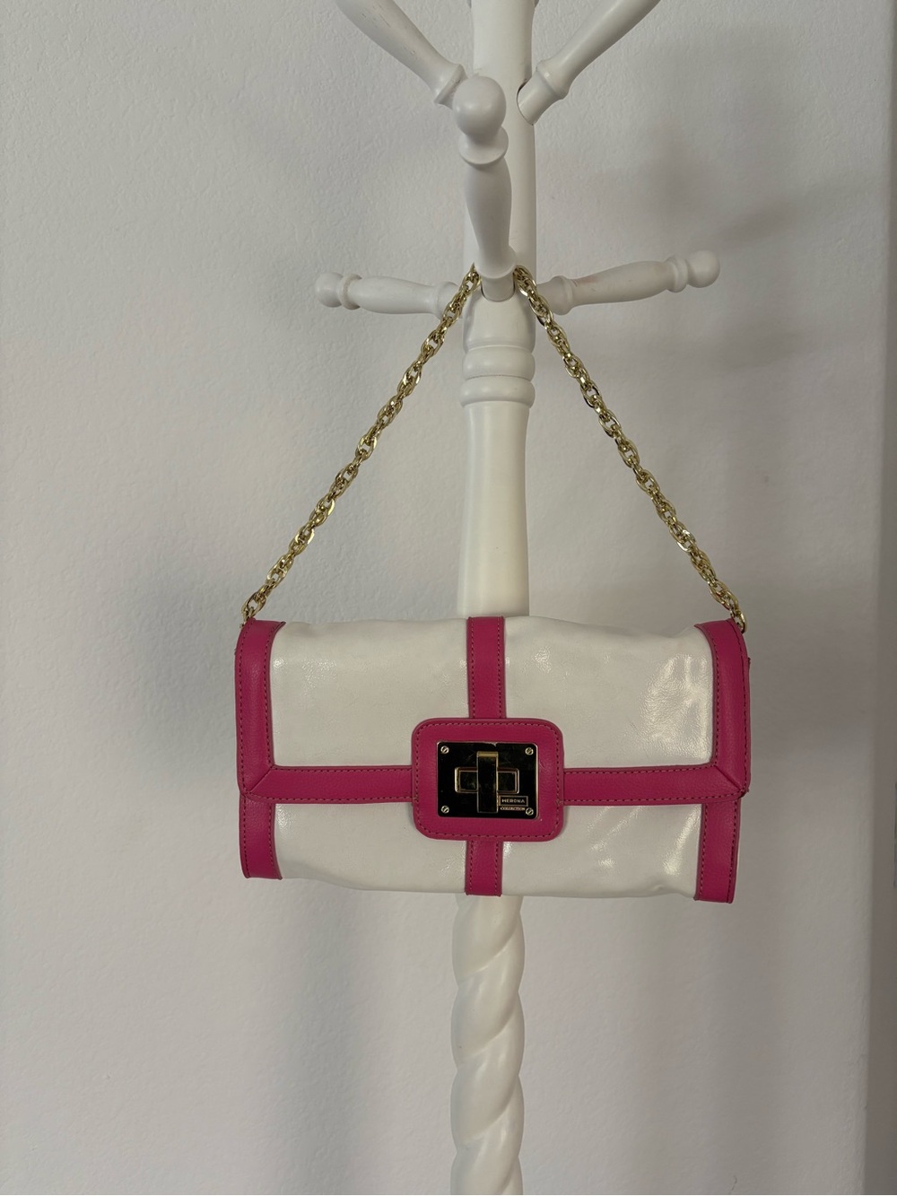 White and Hot Pink Chain Shoulder Bag - Unknown Brand